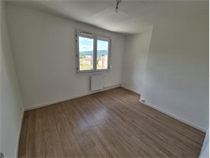 t5 à la location -   08120  BOGNY SUR MEUSE, surface 100 m2 location t5 - UBI482414774